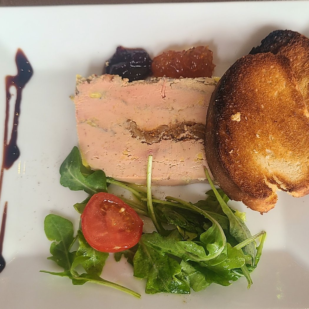 Restaurant La Biche Aux Bois - Yerres 1